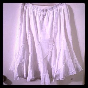Cute cotton white skirt to the knees size L